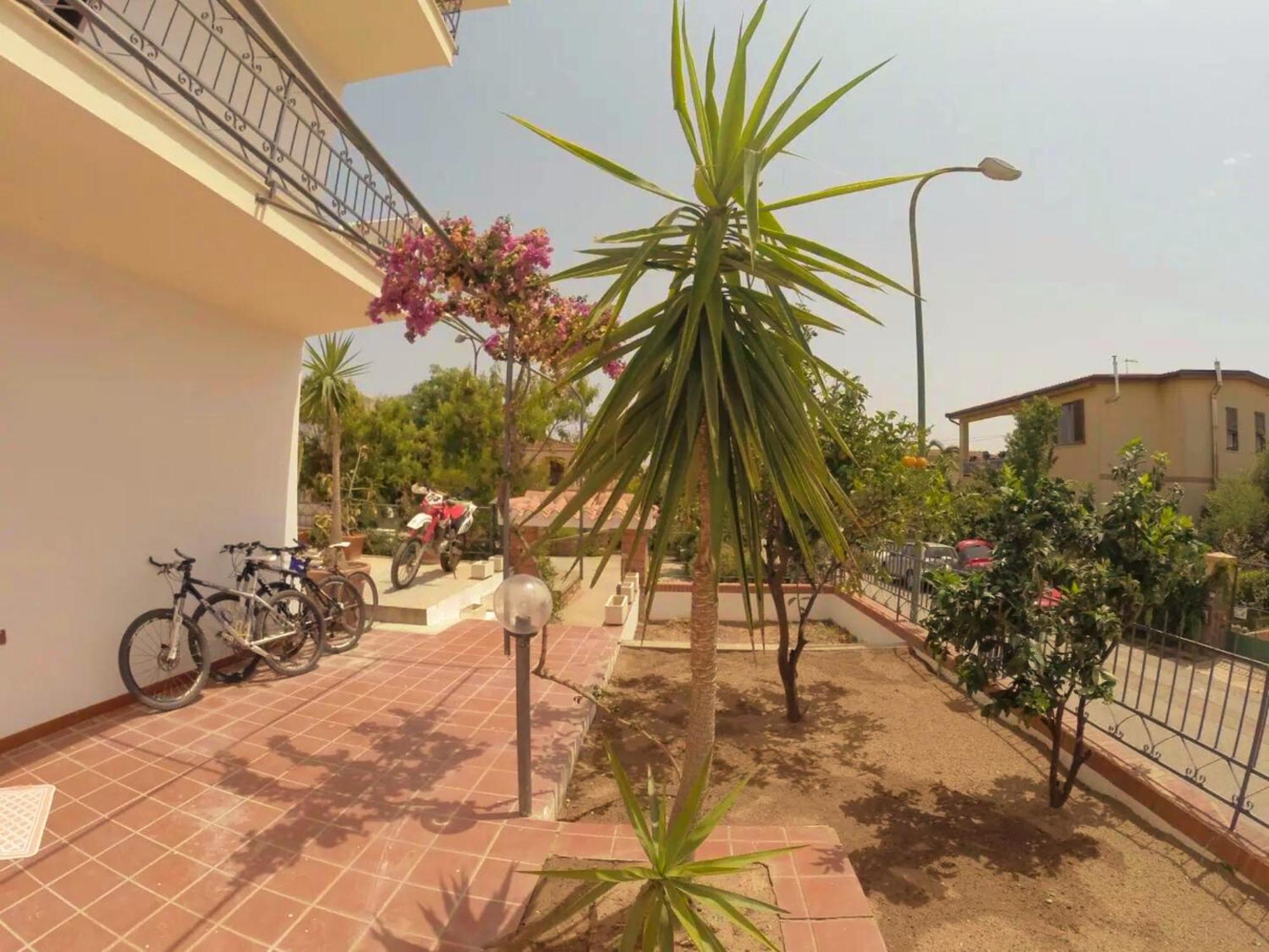 Flamingo Residence Santa Maria Navarrese Buitenkant foto